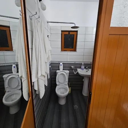 Bujtina Polimen 3* Përmet