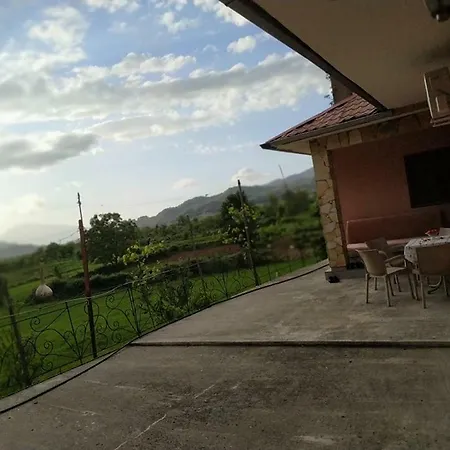 Bujtina Polimen 게스트하우스 3*