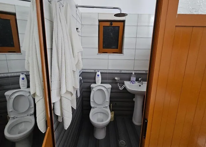 Bujtina Polimen 3* Permet
